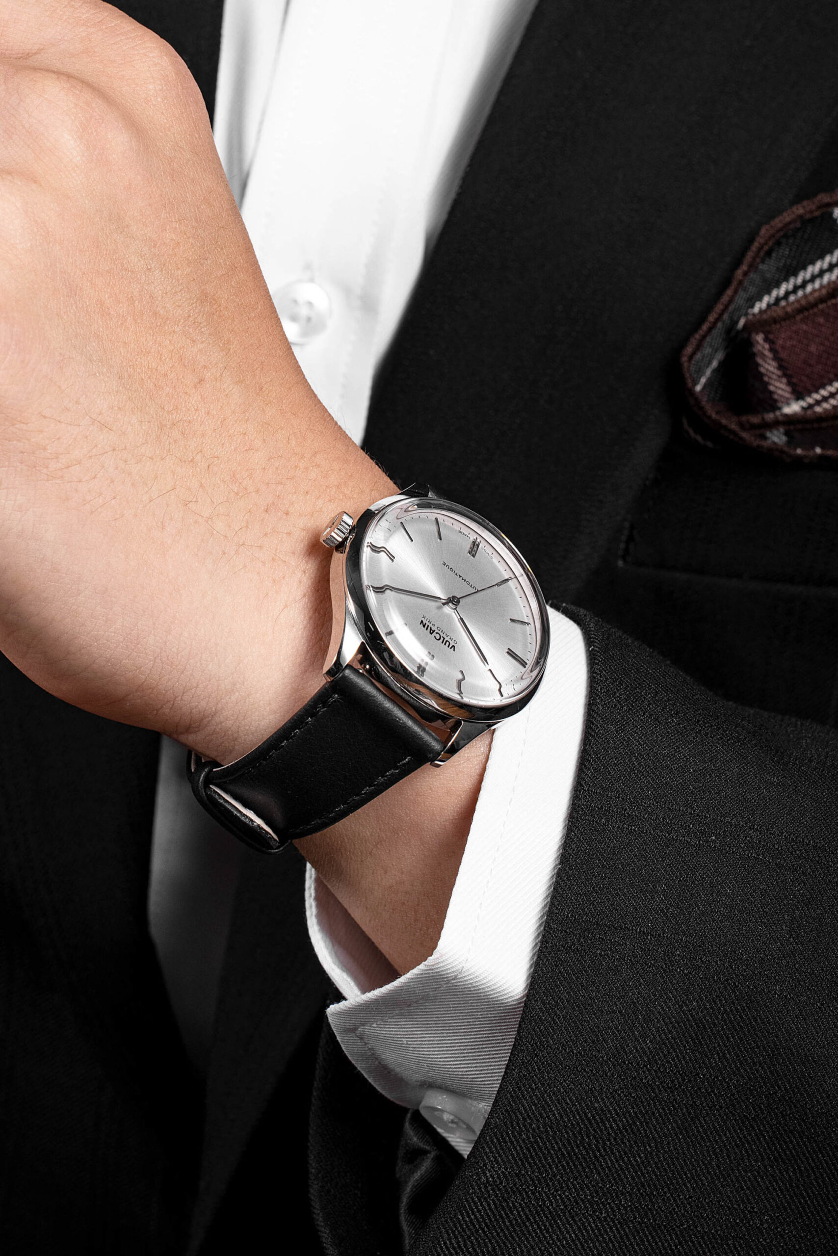 Vulcain Brings Back the Grand Prix Model in 39mm