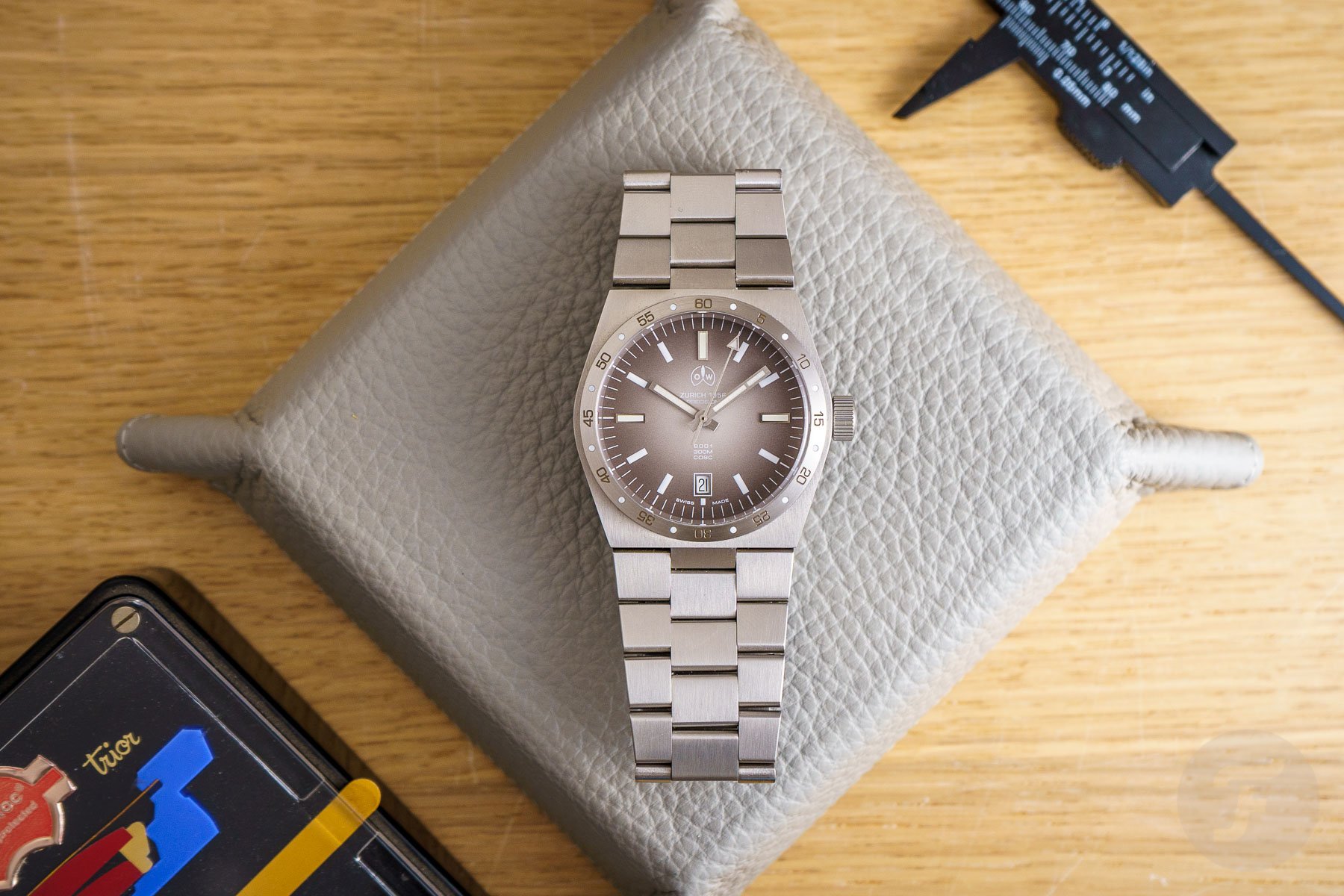 Hands-On: The Ollech & Wajs OW 8001 With An Integrated Bracelet