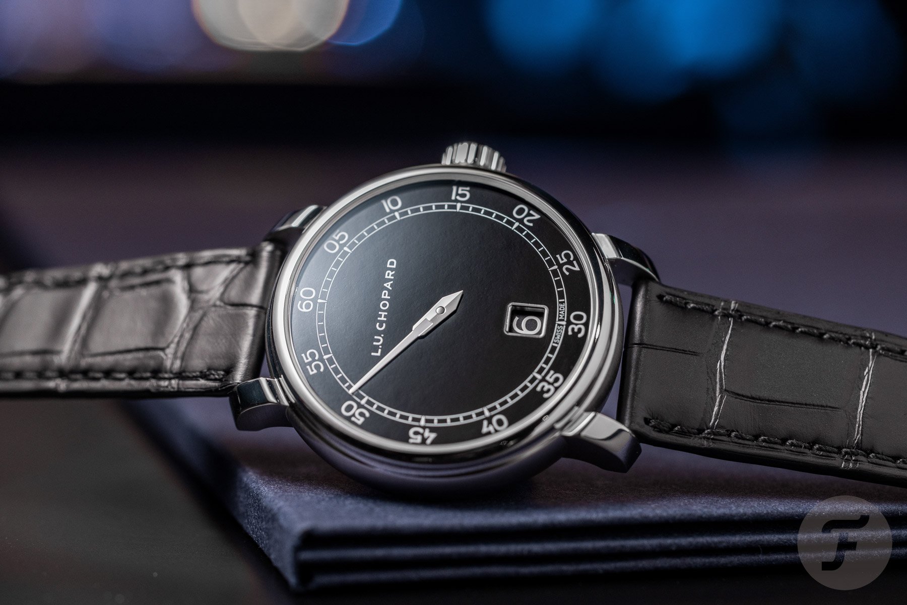 Jumping Hours With The Monsieur De Chanel Superleggera Intense Black And L.U. Chopard Quattro Spirit 25
