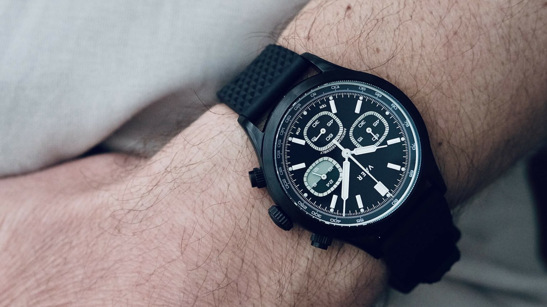 Vaer debuts two new sporty Mecaquartz chronographs