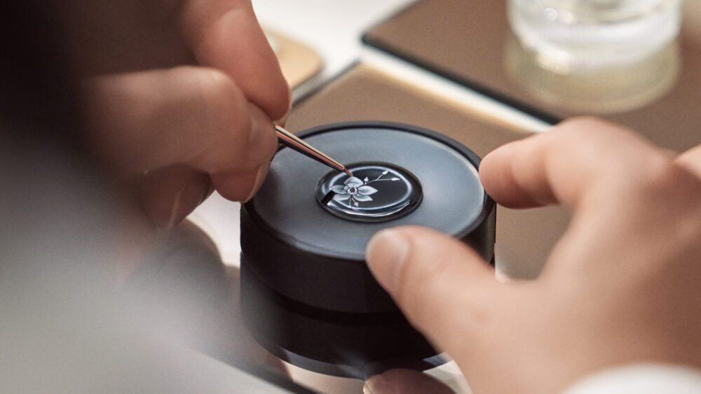 London Craft Week visitors invited to see Jaeger-LeCoultre demonstrate its miniature enamel art expertise