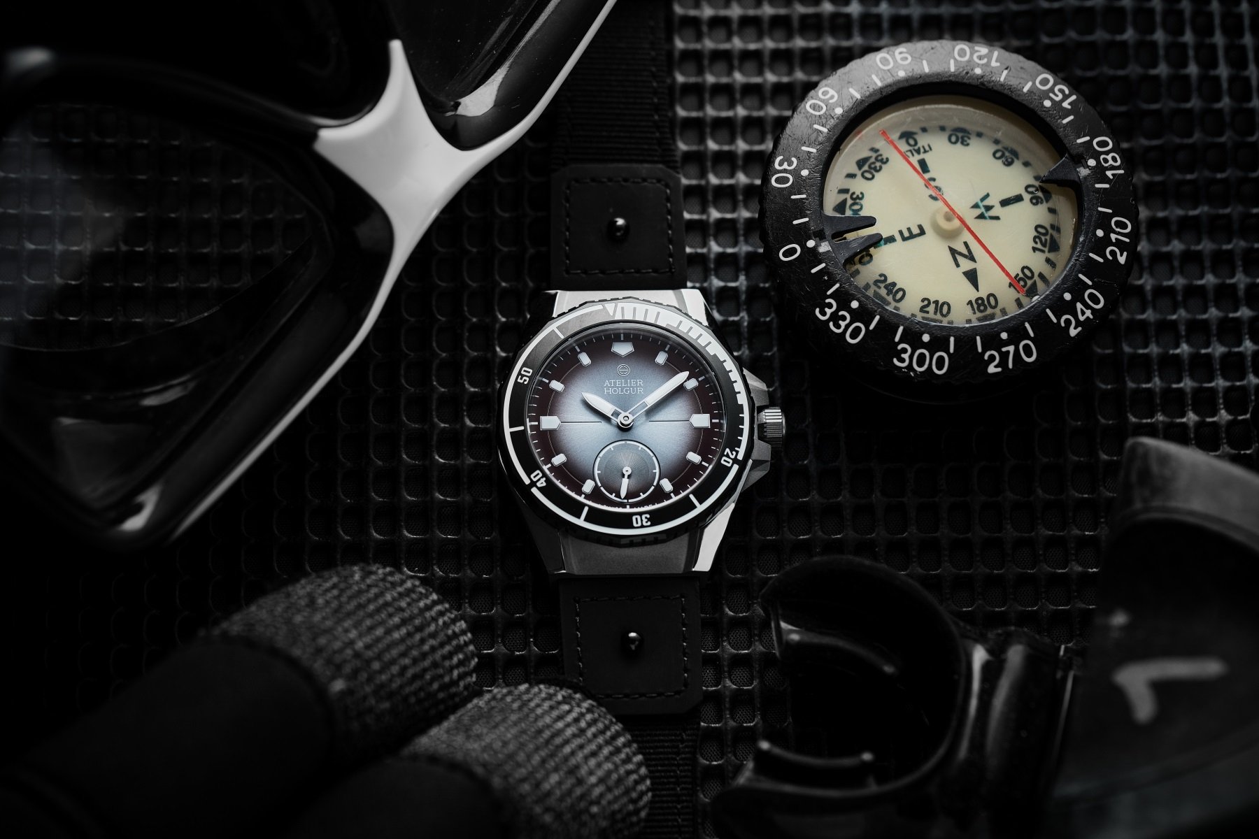 Introducing: The Evocative Atelier Holgur Frømand Edition Fumée Silver Tide