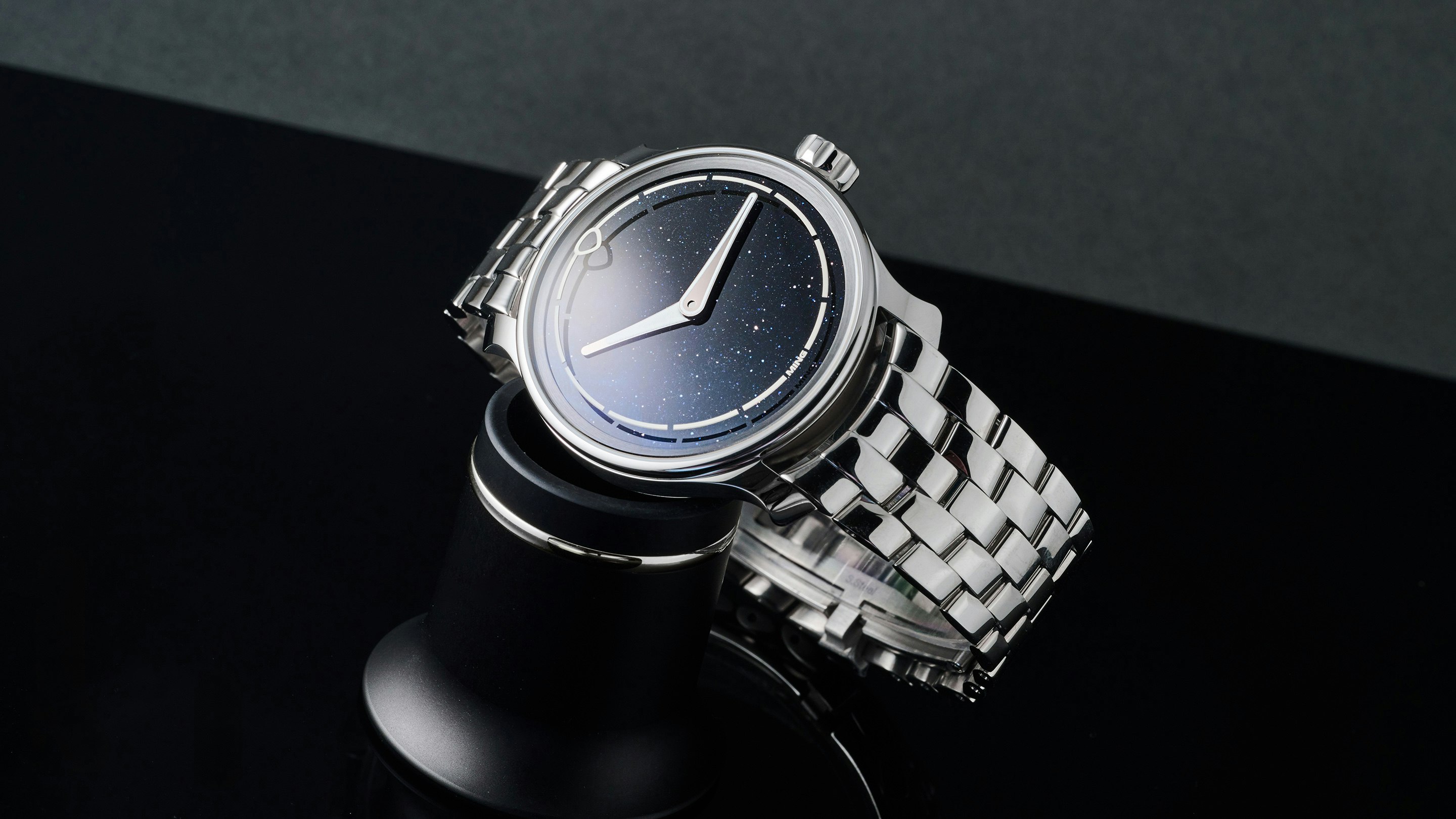 Hands-On: The Ming 37.08 ‘Starlight’ With Aventurine Dial