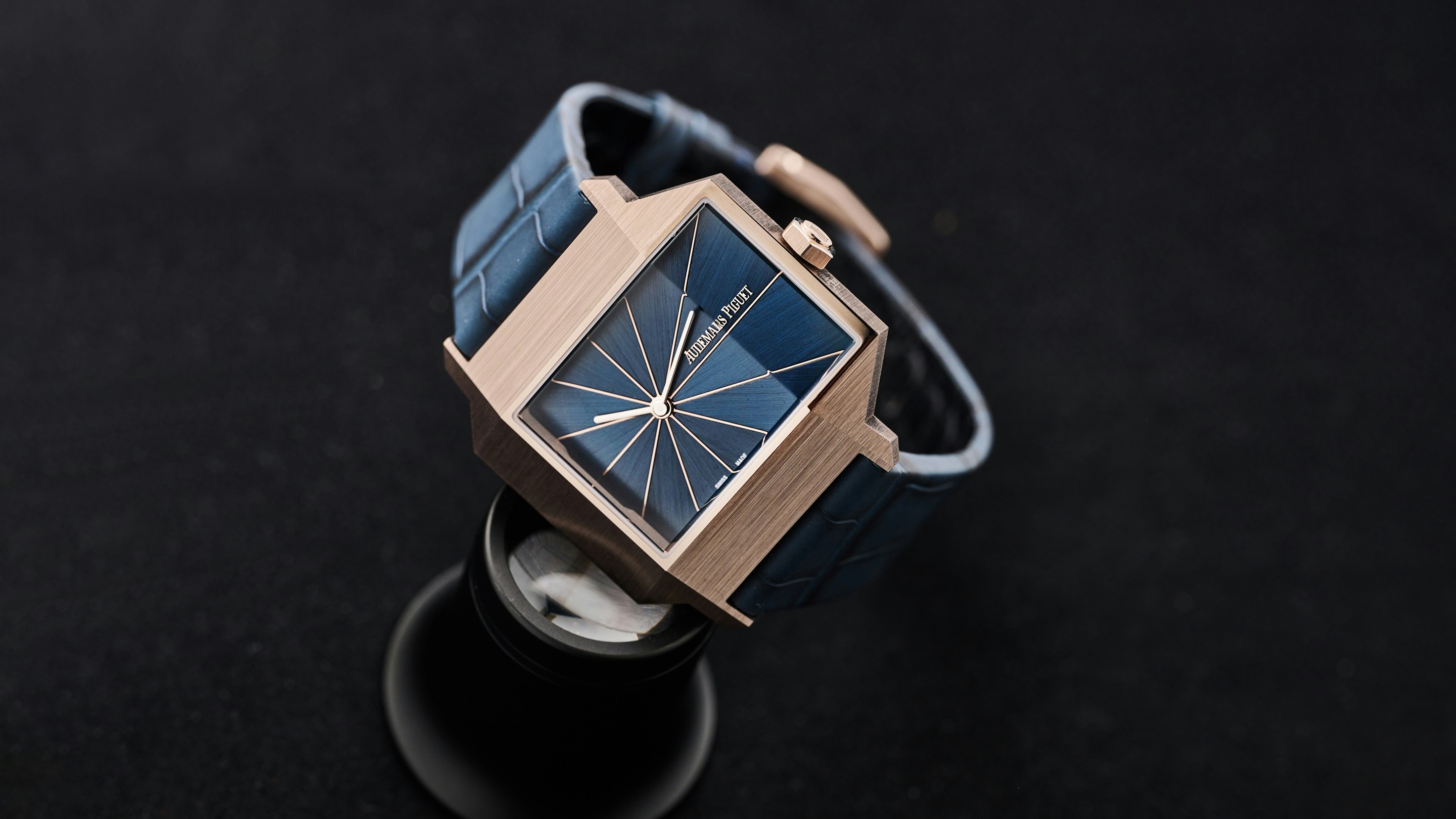 In-Depth: Understanding – And Going Hands-On With – The Audemars Piguet [RE]Master02