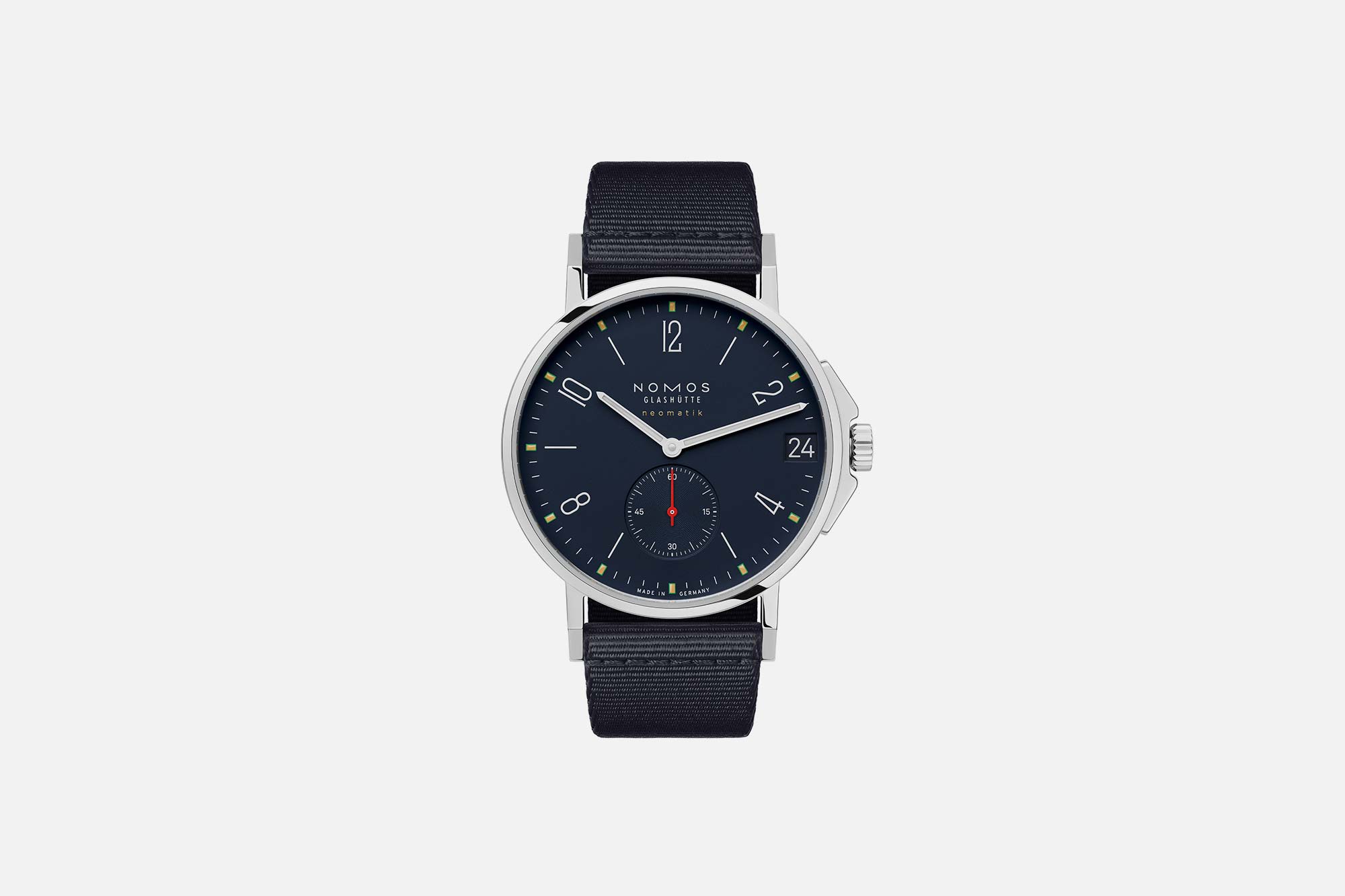 A New Dial Color for the Nomos Ahoi