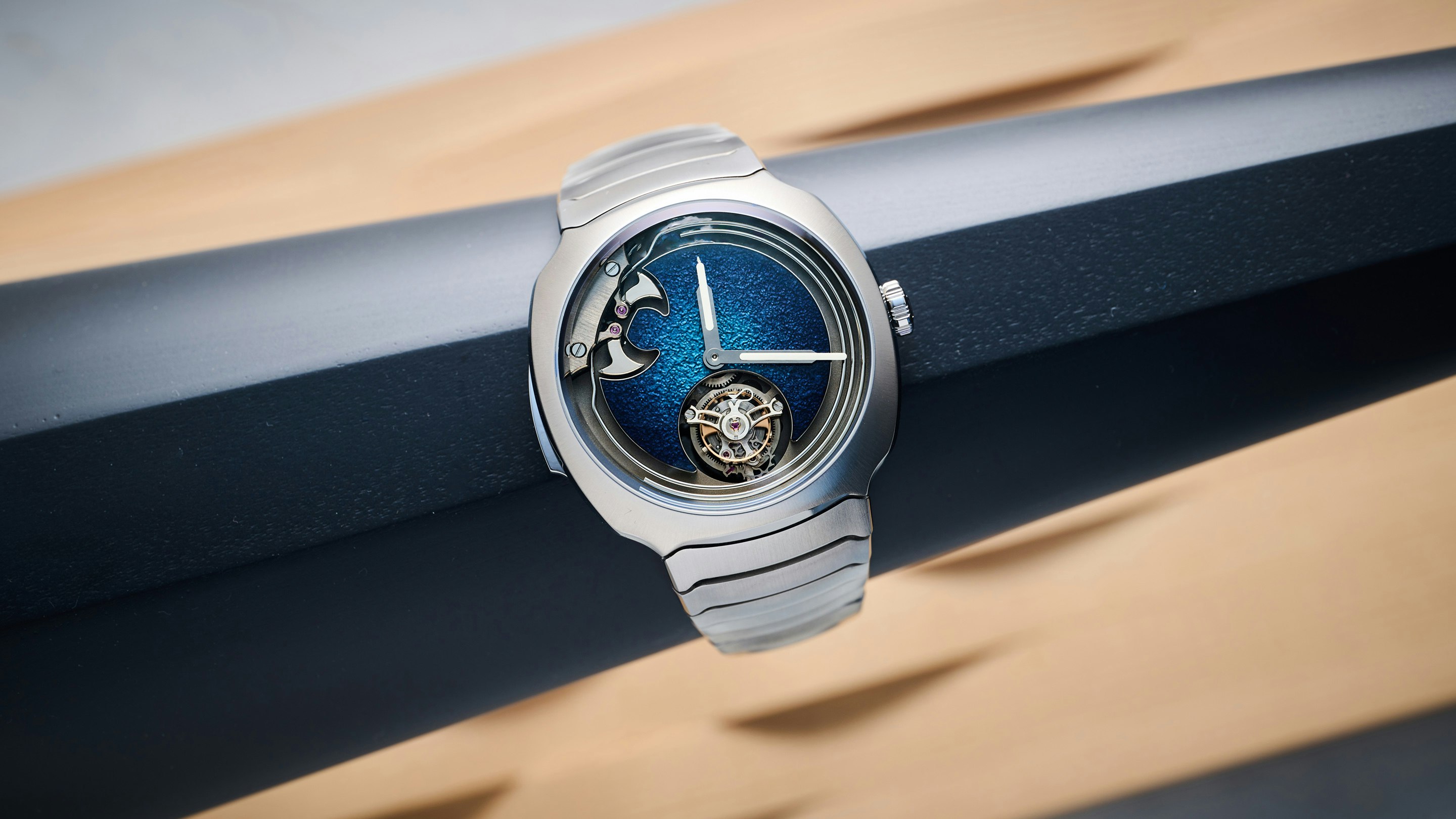 Hands-On: The H. Moser & Cie. Streamliner Concept Minute Repeater Tourbillon Blue Enamel