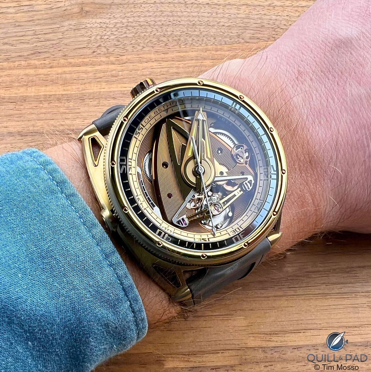 De Bethune DB28GS Yellow Submarine Reviewed by Tim Mosso