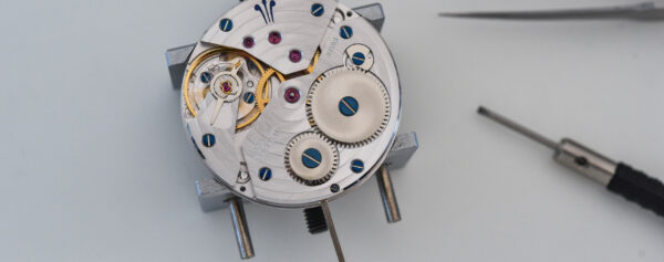 In-Depth – The History of the ETA Unitas 6497 and 6498, the Ubiquitous and Robust Hand-Wound Calibre