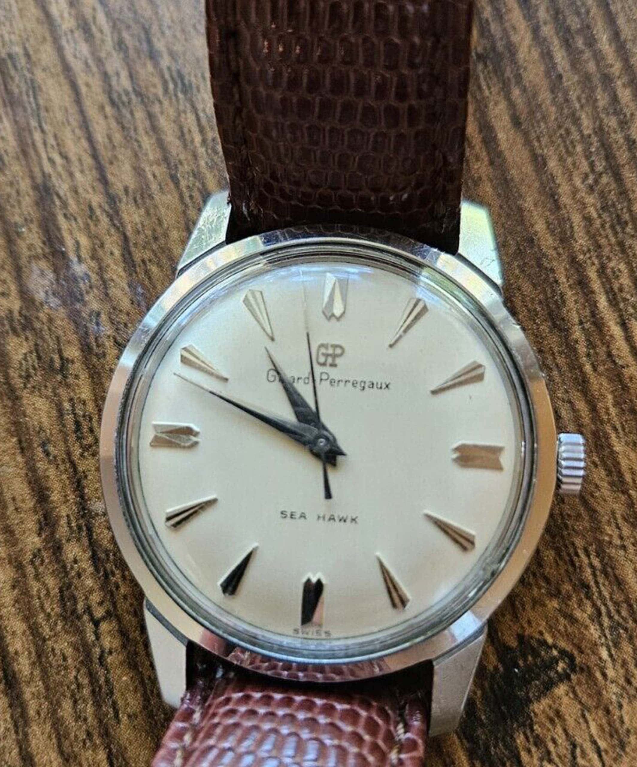 eBay Finds: A Bulova with Military Provenance, a Glycine in Great Condition, and a Classic LeCoultre Memovox