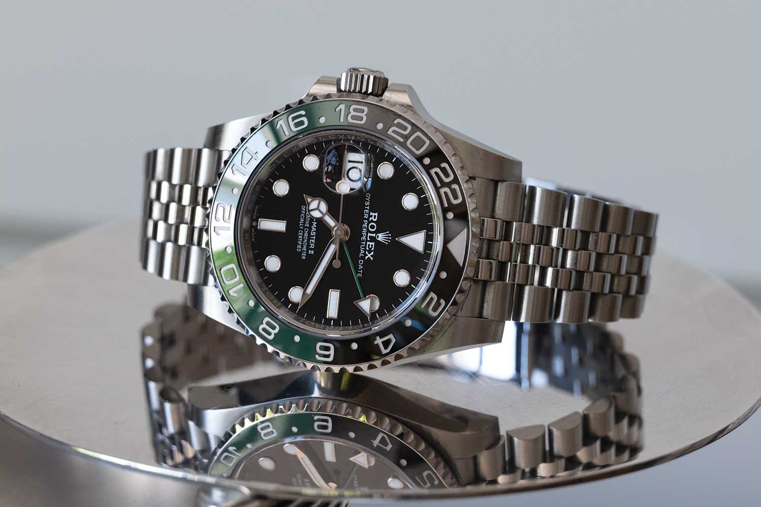 The One Watch Fred Savage Doesn’t Wear Was A Gift From Michael Jordan