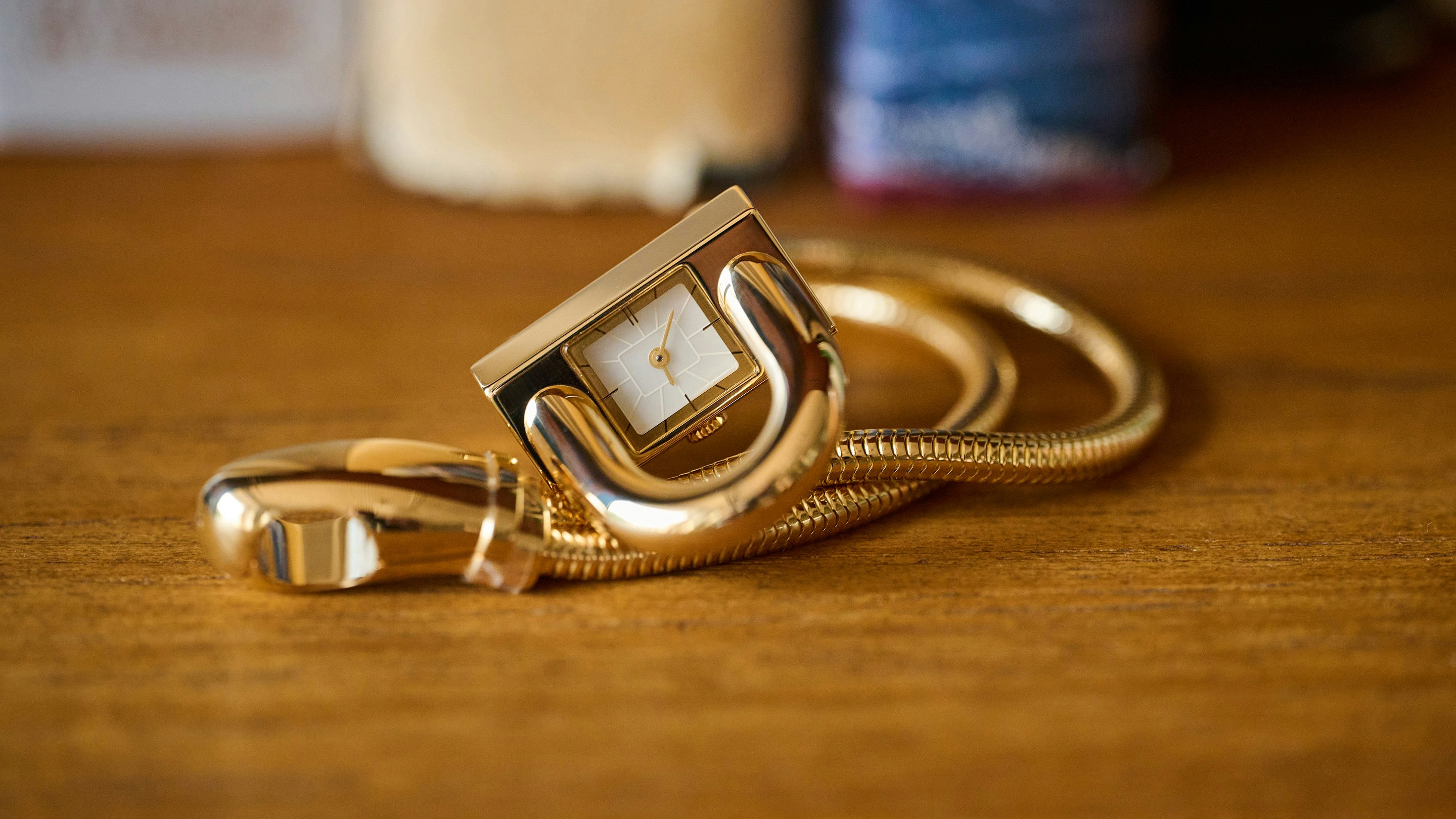Hands-On: This 1930s Paris Design Has More in Common With Modern Audemars Piguet Than Vintage Cartier