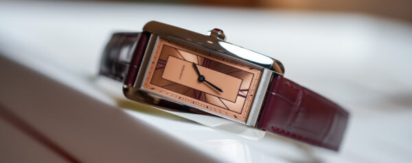 Hands-on – A Quick Encounter with the Salmon Art-Deco Cartier Tank Américaine in Platinum
