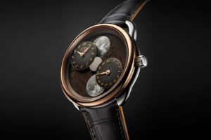 Hermès Elegantly Facelifts Arceau Complications