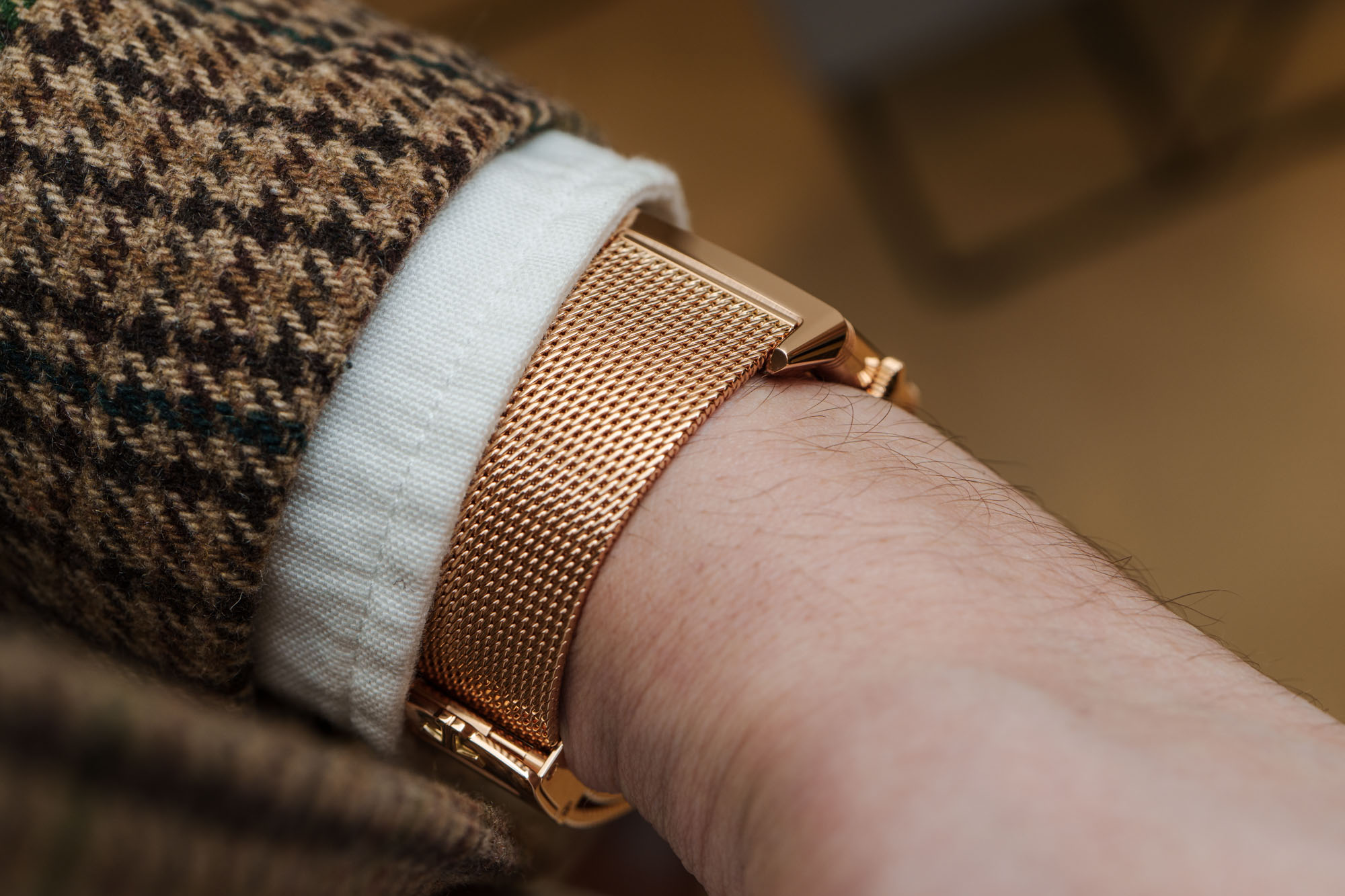 Hands-On: The Jaeger-LeCoultre Reverso Tribute Monoface Small Seconds on Milanese Link Bracelet