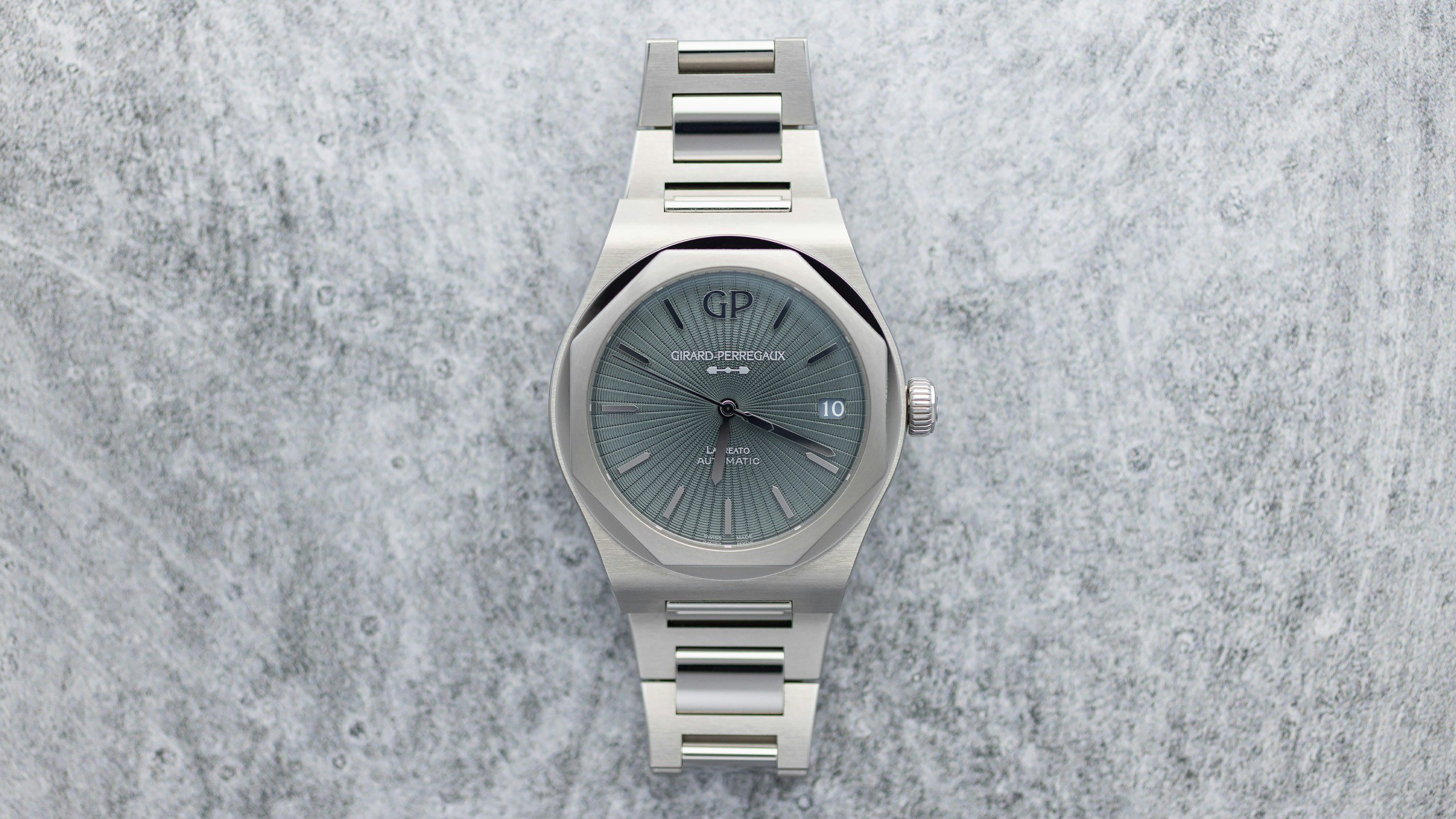 Introducing: Girard-Perregaux Laureato 42mm “Infinite Grey” (Live Pics)