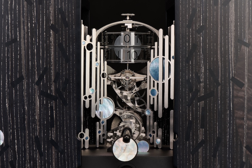 Forget Time Mystery Box By Fiona Krüger And DeBethune Bends Time