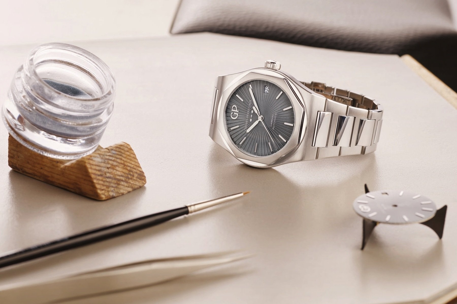 Introducing: The Girard-Perregaux Laureato 42mm Infinite Gray With A Glorious Grand Feu Enamel Dial