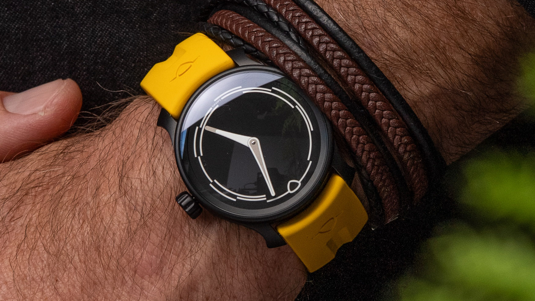 The new MING 37.02 Monolith is stealthy yet summery
