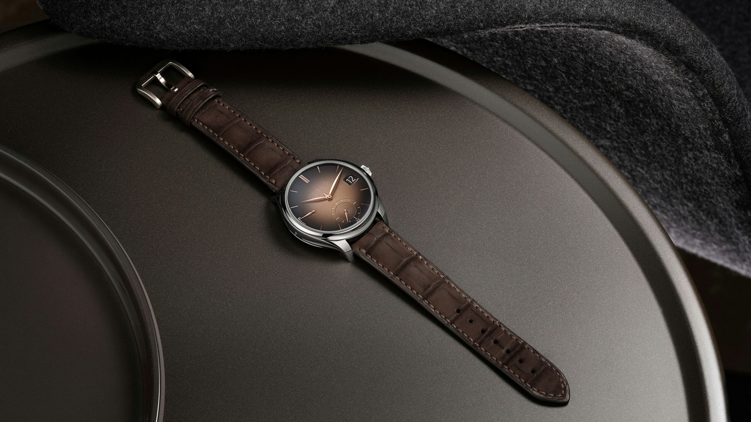 Introducing: H. Moser Endeavor Perpetual Calendar ‘Smoked Salmon’