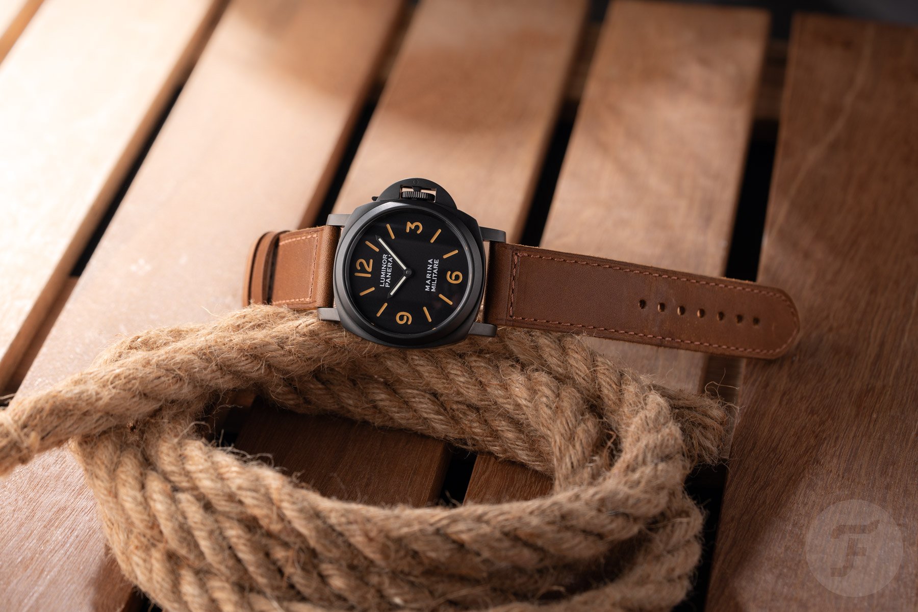 Hands-On With The Panerai Luminor Marina Militare PAM05218