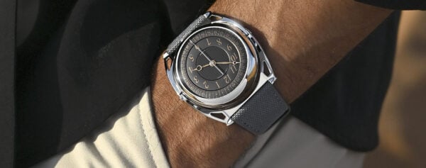 Introducing – A New Edition of the Superb De Bethune Kind of Two Jumping GMT