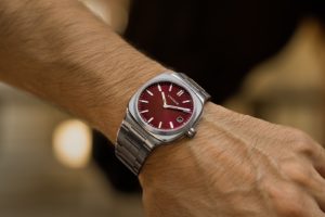 Vyntage Horology Debuts the Sleek and Sophisticated Strata