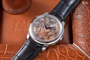 Up Close: F.P. Journe Répétition Souveraine Smoked Sapphire