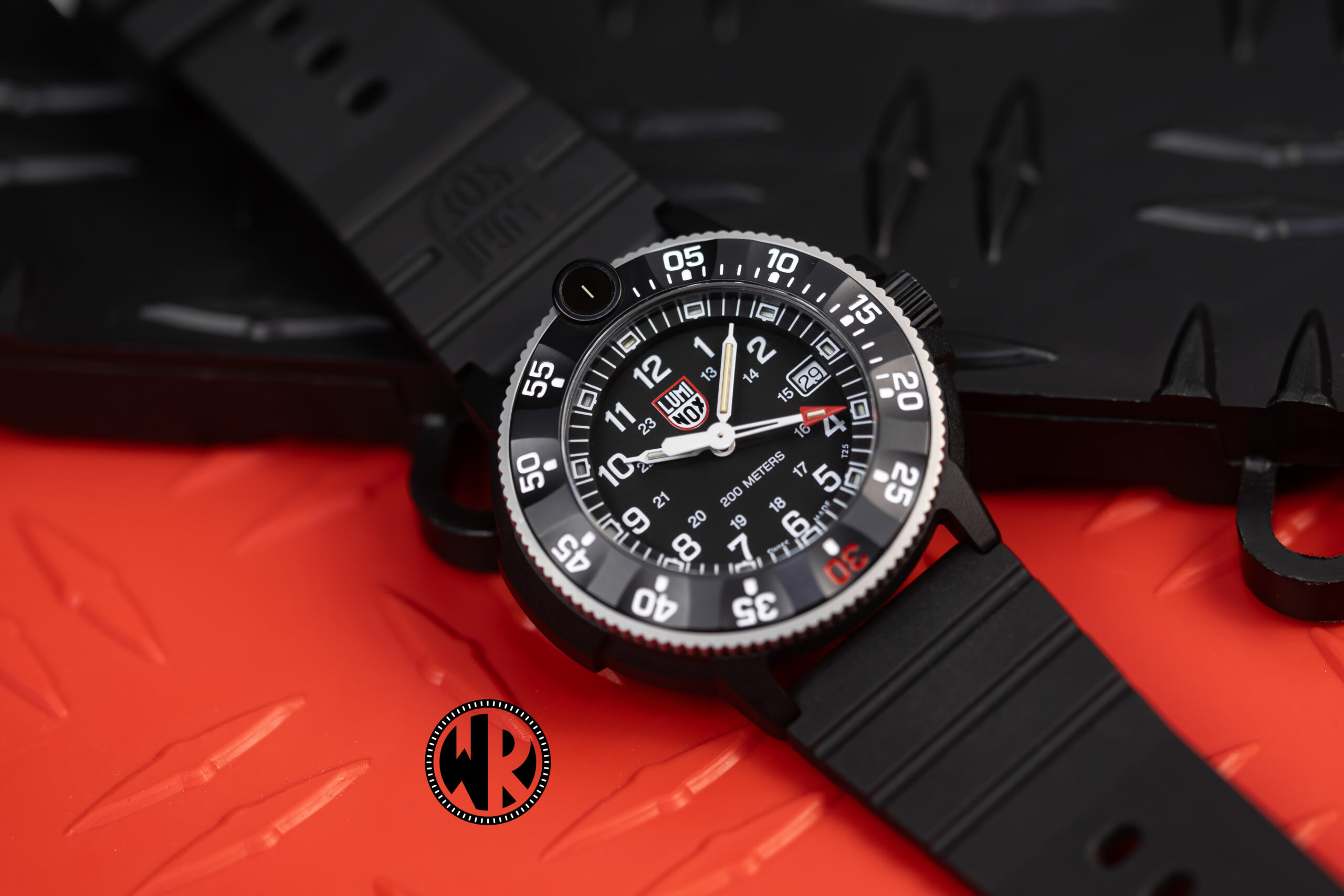 Hands-on with the Luminox Navy SEAL 3001 Heritage Dive Watch