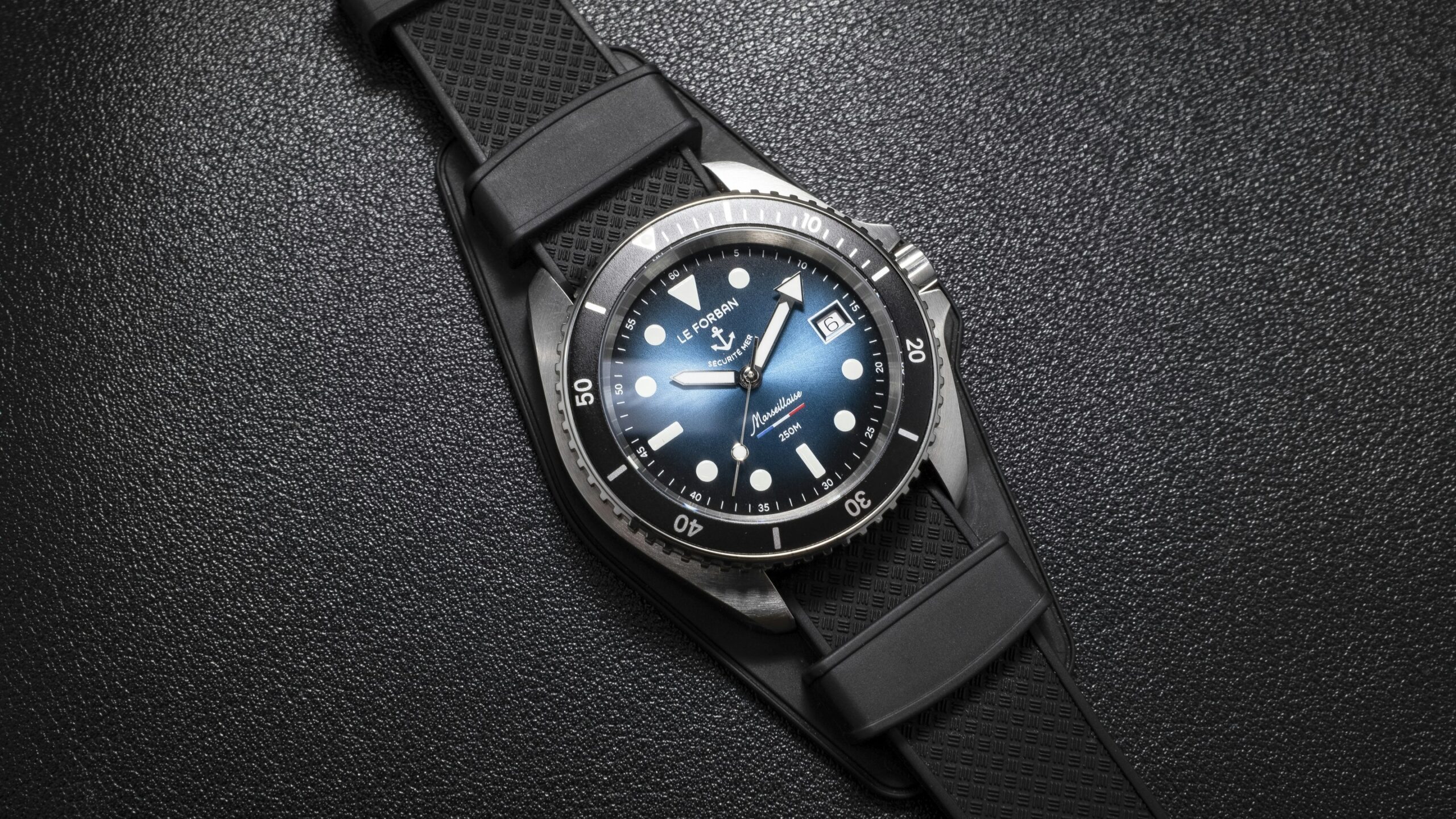 Hands-On: The Le Forban Marseillaise With What Might Just Be A First – The ‘Dive Bund’