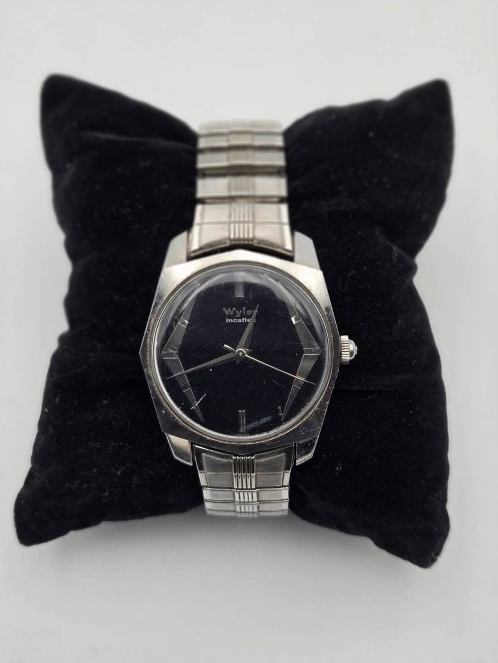 eBay Finds: A Killer Vintage Omega DeVille, a Vintage JDM Seiko Diver, and a Funky Hamilton Chronograph