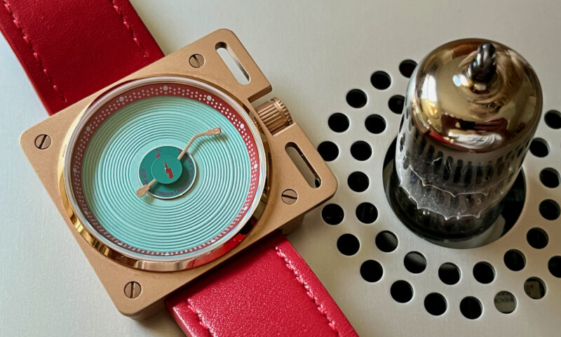 AndoAndoAndo x Misamé Chameleon Vinyl Record Watch