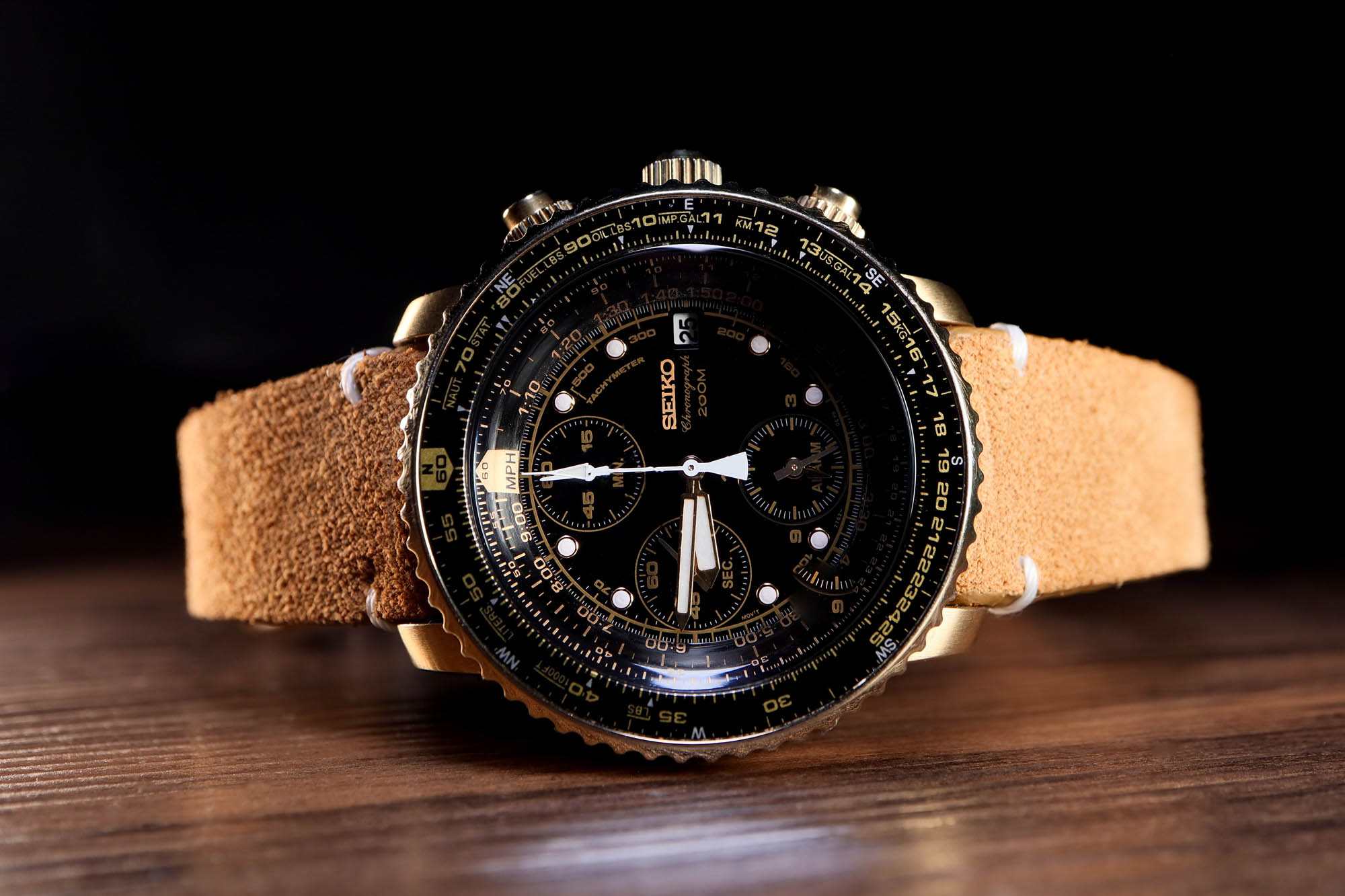 The Seiko SNA414 Gold Flightmaster: A Gilded Take on an Enthusiast Classic