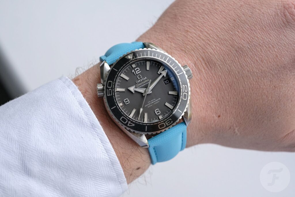 Artem Launches Its New Stellar Azure Loop-Less HydroFlex FKM Strap