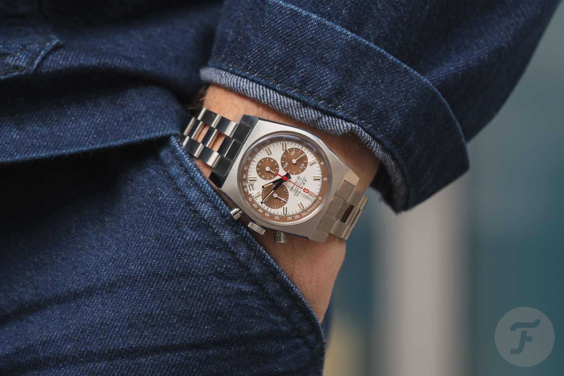Discovering The Magic Of The Zenith Chronomaster Revival A384 Tropical