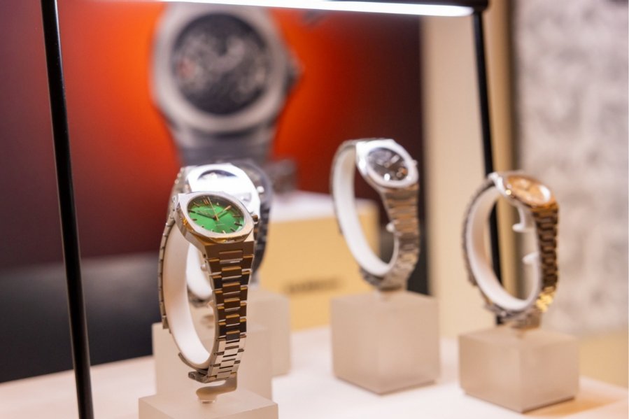 Watches Return To The Vegas Shows, But Did The Organizers Get It Right?