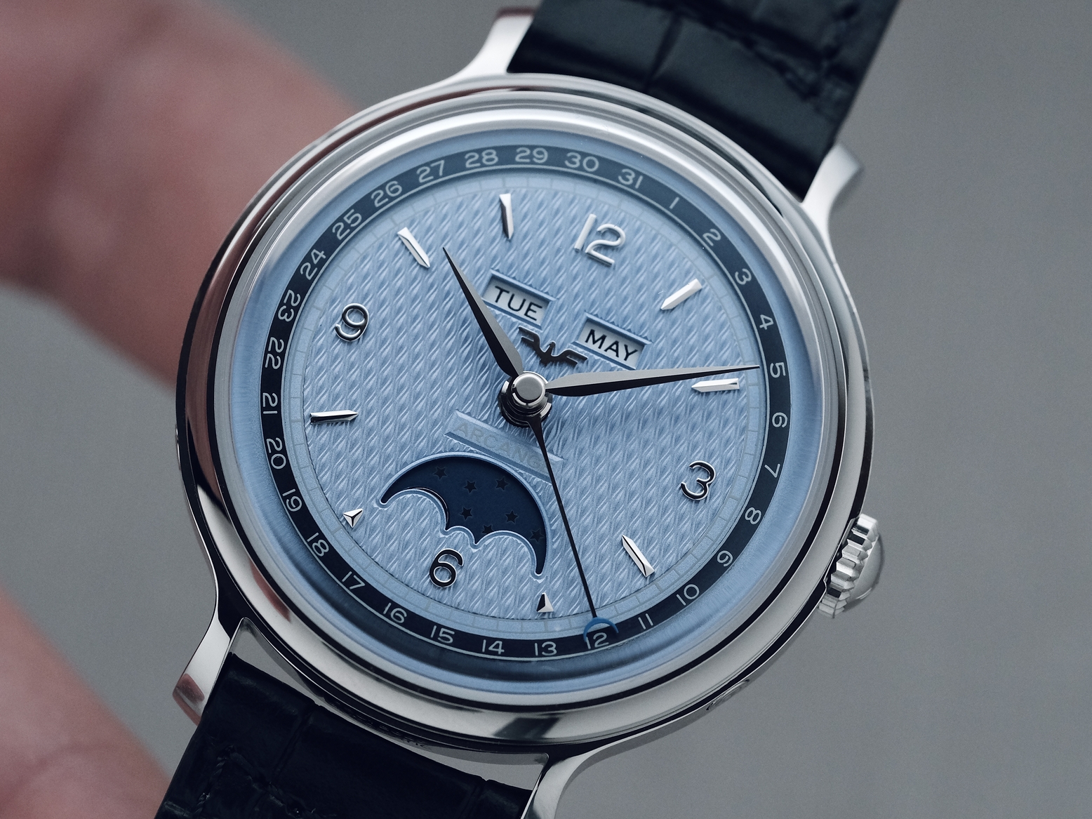 Resurrecting Classic Calendar Watches with the Arcange Selenograph CM02 Ice Blue