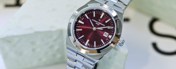 First Look – New Iterations of the Vacheron Constantin Overseas Self-Winding 34.5mm, in Burgundy and Gold