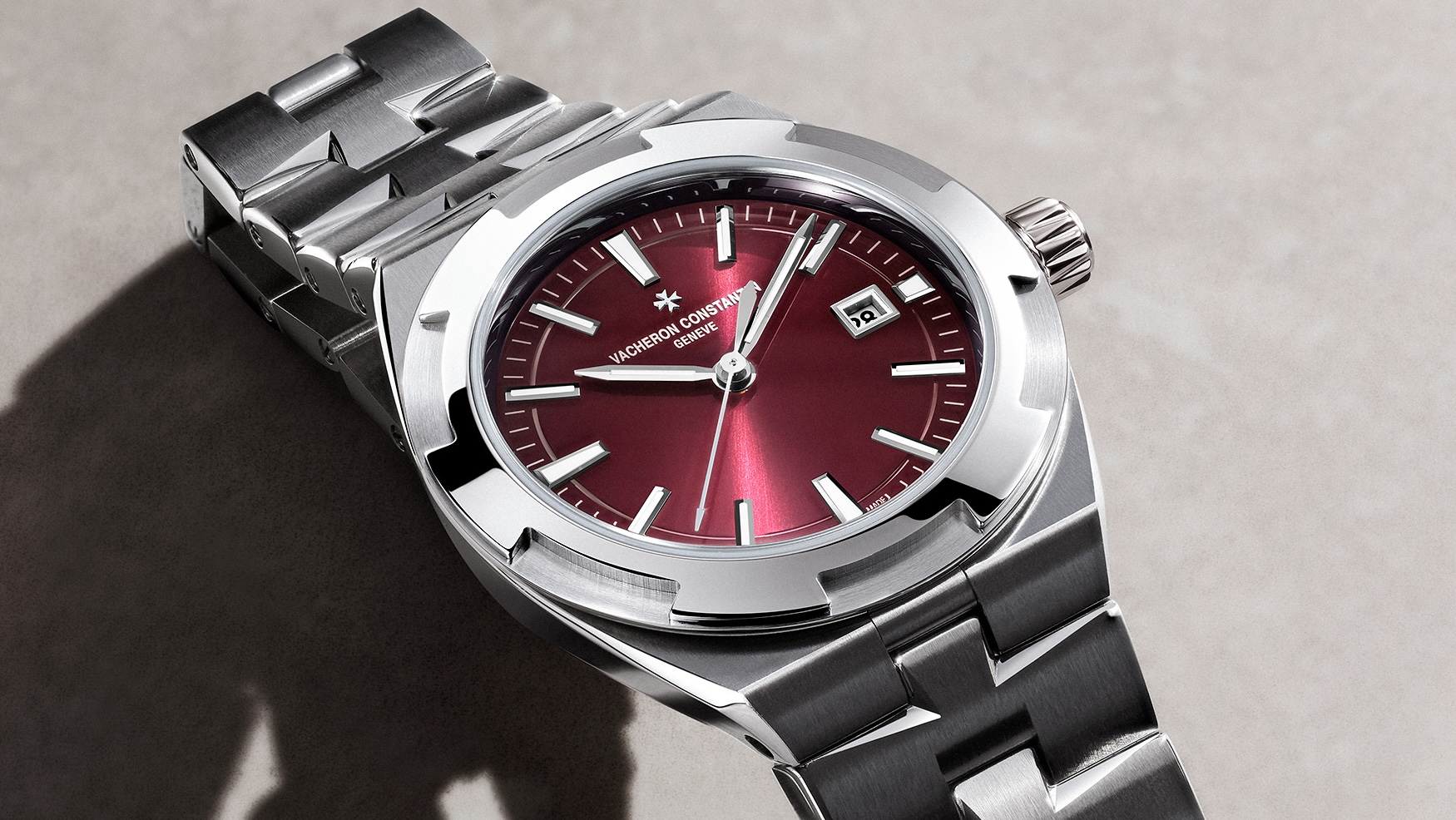 The Vacheron Constantin Overseas Self-Winding 34.5mm gets a colourful new duo