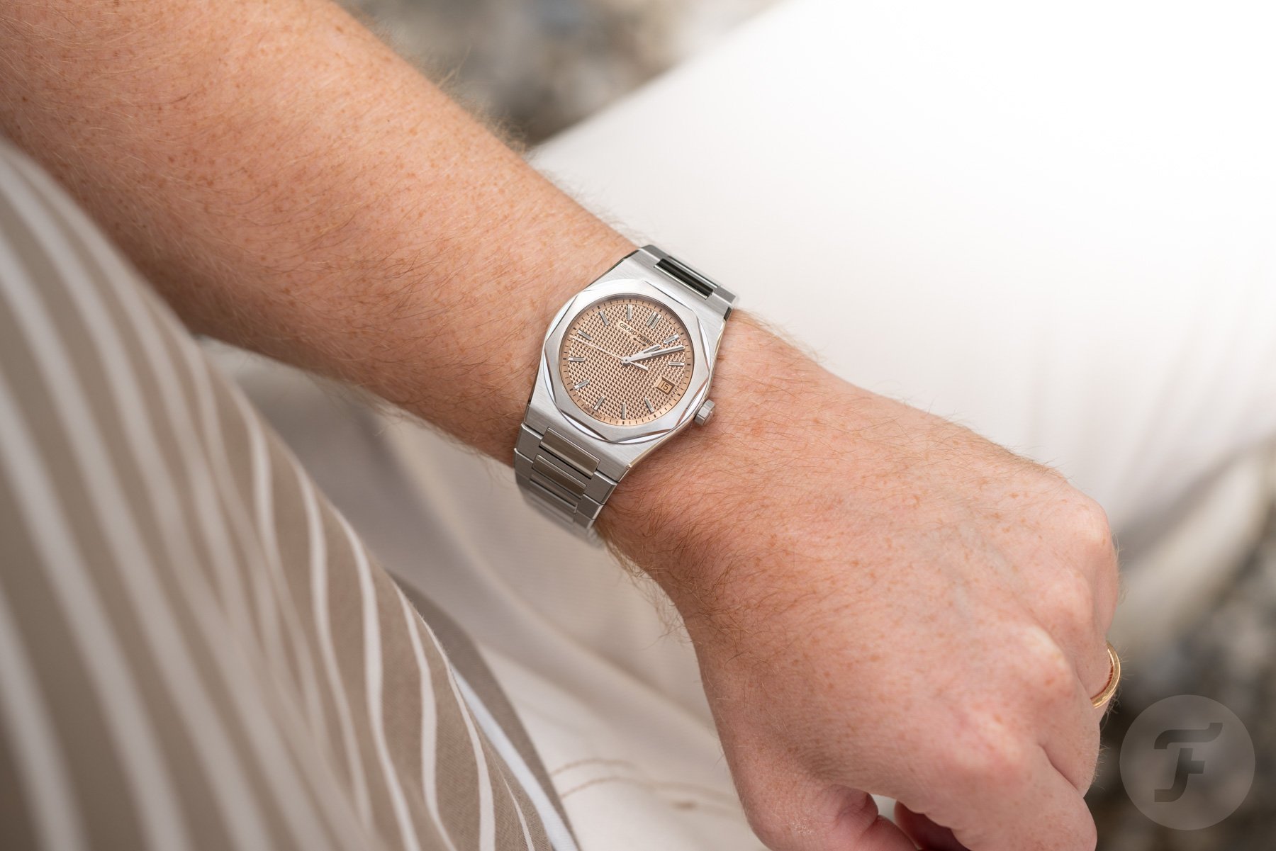 The Perfect Laureato? Hands-On With The Girard-Perregaux Laureato Fifty With A Rose-Gold Dial