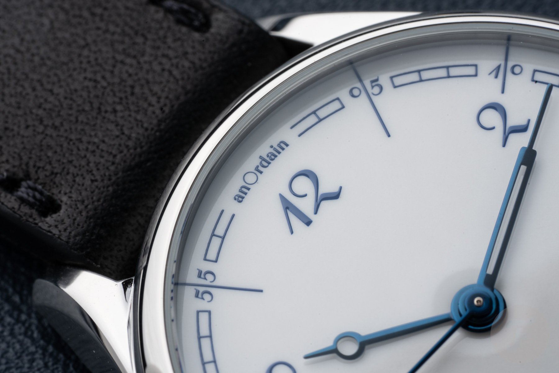 True Craftsmanship Takes Center Stage: The AnOrdain Model 1 Porcelain With Numerals By Kia Tasbihgou