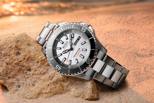 Mido Ocean Star 200 in black and white: A study in contrast and legibility