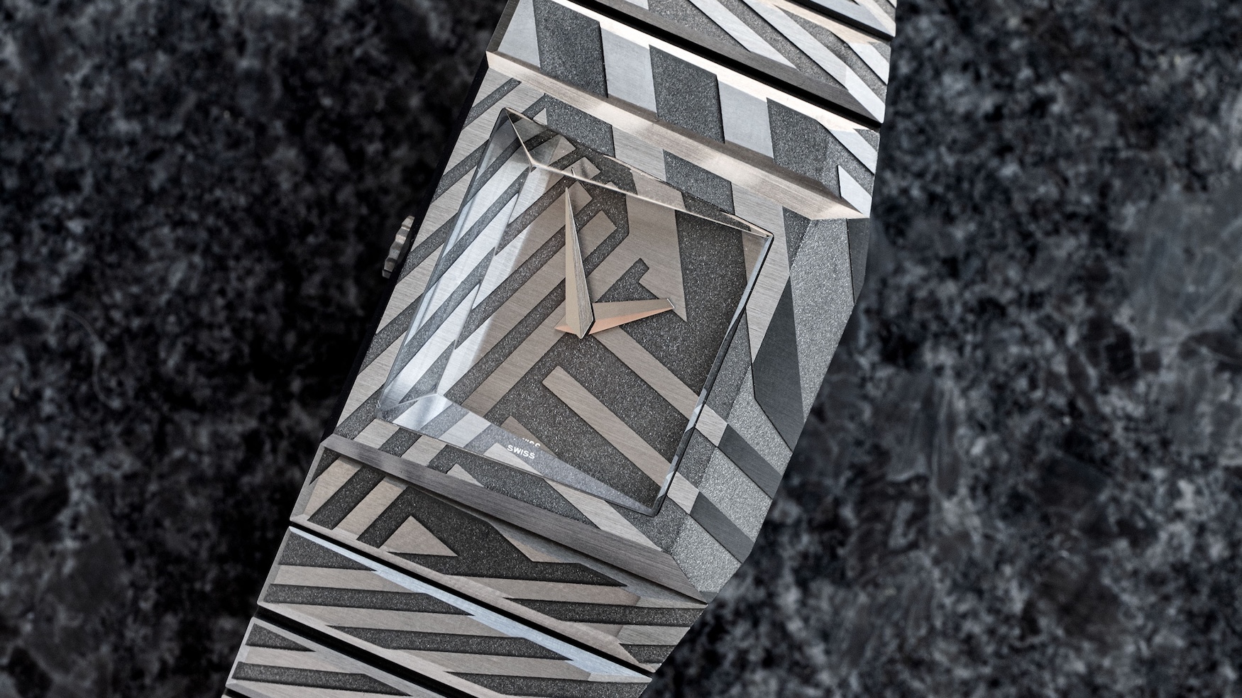 The new Toledano & Chan b/1 “Dazzle” delivers on its namesake