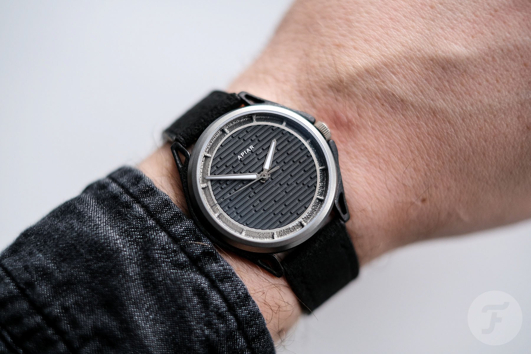 Not A Carbon Copy: Introducing The Apiar Carbon1.0 OG Sports Watch